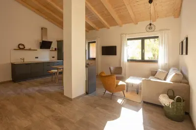 Ein Sitzbereich in der Unterkunft Ferienwohnung Zum Lenei