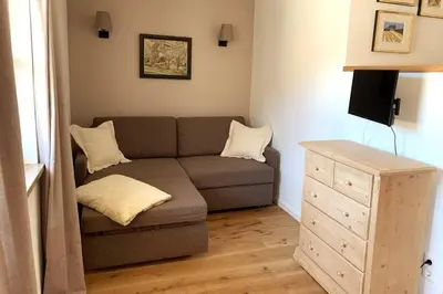 Ein Sitzbereich in der Unterkunft Maisonette Wohnung am Tegernsee