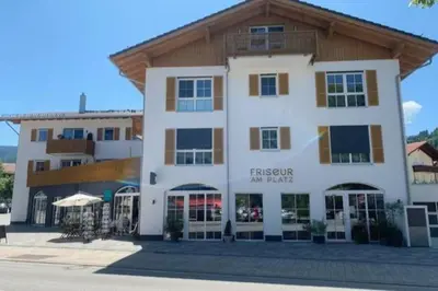 Das Gebäude in dem sich die Ferienwohnung befindet