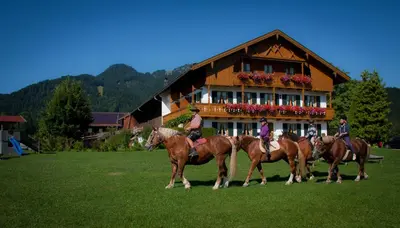 Tiere in diesem Bauernhof oder in der Nähe