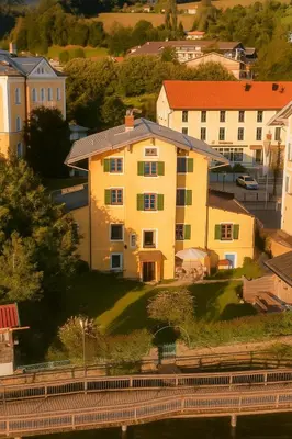 Das Gebäude in dem sich das Chalet befindet