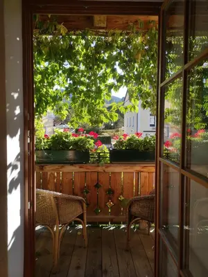 Ein Garten an der Unterkunft Villa Tegernsee - Exclusive Lakefront Villa with private Zirben Sauna, 4 Rooms for Family & Friends