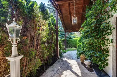 Ein Garten an der Unterkunft Stylish loft with balcony, quiet and spacious