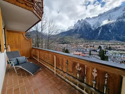 Ein allgemeiner Bergblick oder ein Berglick von der Ferienwohnung aus
