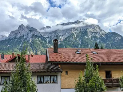 Ein allgemeiner Bergblick oder ein Berglick von der Ferienwohnung aus