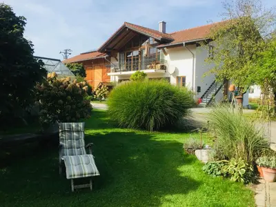 Ein Garten an der Unterkunft Bauniglerhof