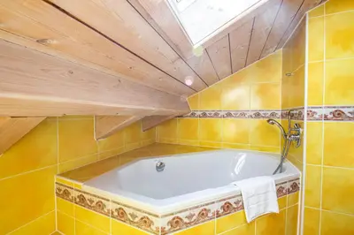 Ein Badezimmer in der Unterkunft Partnachauen