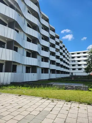 Das Gebäude in dem sich das Aparthotel befindet