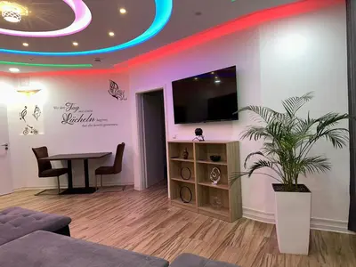 TV/Unterhaltungsangebot in der Unterkunft Modern Apartments Neuburg C - TOP - 3 Zimmer, Stellplatz, Zentrum, Wi-Fi, 3 TV, Küche