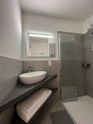Ein Badezimmer in der Unterkunft Bhome Serviced Apartments
