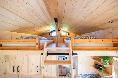 Ein Etagenbett oder Etagenbetten in einem Zimmer der Unterkunft Gloans Glück Ferienhaus