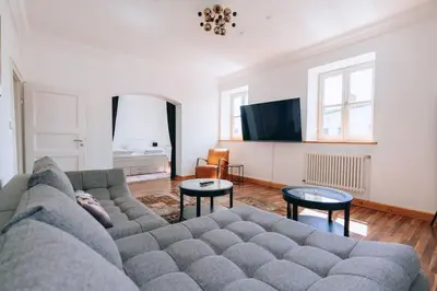 TV/Unterhaltungsangebot in der Unterkunft Große 4-Zimmer-Wohnung in der Ingolstädter City.
