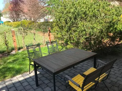 Ein Garten an der Unterkunft Ferienwohnung Schader