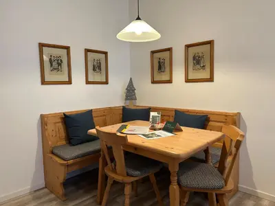 Ein Sitzbereich in der Unterkunft Chiemgau Comfort A3 Ferienwohnanlage Oberaudorf mit Hallenbad