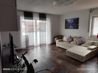 Ein Sitzbereich in der Unterkunft 4 Zimmer Wohnung im 1. Stock