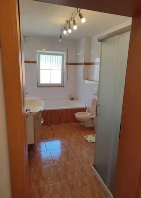 Ein Badezimmer in der Unterkunft 4 Zimmer Wohnung im 1. Stock