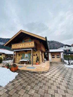 Ein allgemeiner Bergblick oder ein Berglick von des Chalets aus