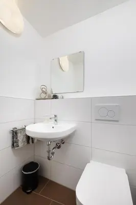 Ein Badezimmer in der Unterkunft Primero City-Loftdomizil I 84qm Innenstadt Rathaus I Gemeinschaftsterrasse 6 P