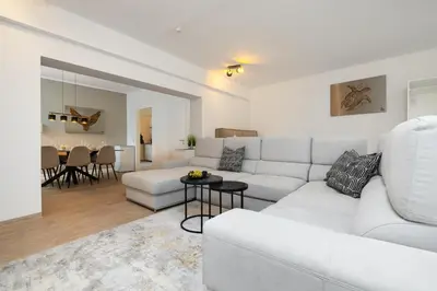 Ein Sitzbereich in der Unterkunft Primero City-Loftdomizil I 84qm Innenstadt Rathaus I Gemeinschaftsterrasse 6 P