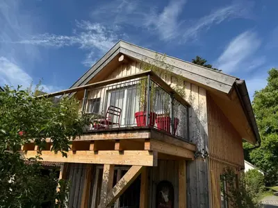 Das Gebäude in dem sich die Ferienwohnung befindet