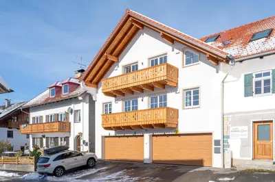 Das Gebäude in dem sich die Ferienwohnung befindet