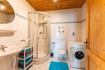 Ein Badezimmer in der Unterkunft Beim Peterschmied