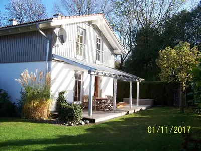 Ein Garten an der Unterkunft Ferienhaus Deller