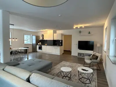 TV/Unterhaltungsangebot in der Unterkunft Grand Suite - Perfekt für 6! BBQ WLAN Parken Messe