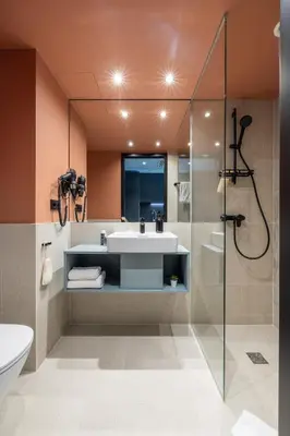 Ein Badezimmer in der Unterkunft The Base Munich