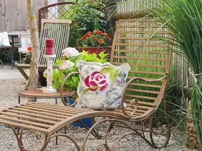 Ein Garten an der Unterkunft Ferienwohnung Rose - b47219