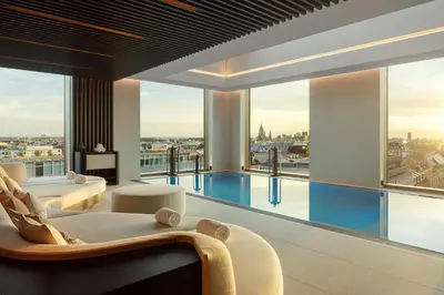 Der Swimmingpool an oder in der Nähe von Koenigshof, a Luxury Collection Hotel, Munich