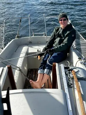 Gäste, die in der Unterkunft Übernachtung auf einem Segelboot übernachten