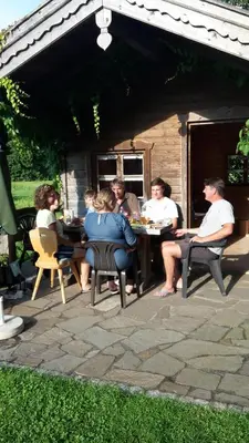 Gäste, die in der Unterkunft Schneiderhof Ferienwohnung mit Alpenblick übernachten