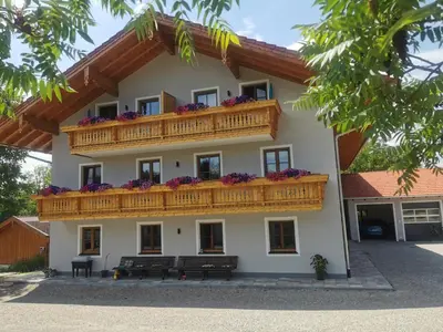 Das Gebäude in dem sich die Ferienwohnung befindet