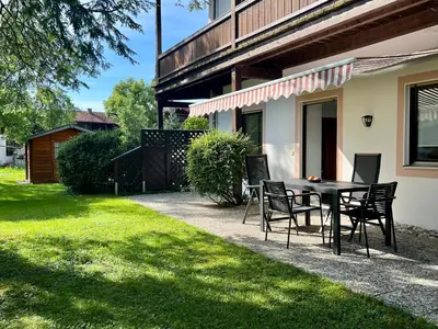 Ein Garten an der Unterkunft Almglück