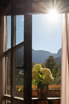 Ein allgemeiner Bergblick oder ein Berglick von der Ferienwohnung aus