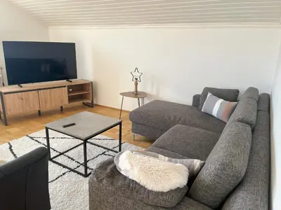 TV/Unterhaltungsangebot in der Unterkunft Helle, ruhige Ferienwohnung mit Balkon