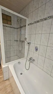 Ein Badezimmer in der Unterkunft Bei Fürstenfeldbruck Landsberg Ferienwohnung in Moorenweis OT Dünzelbach Beim Binegger