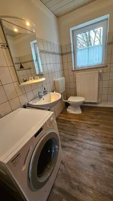 Ein Badezimmer in der Unterkunft Bei Fürstenfeldbruck Landsberg Ferienwohnung in Moorenweis OT Dünzelbach Beim Binegger