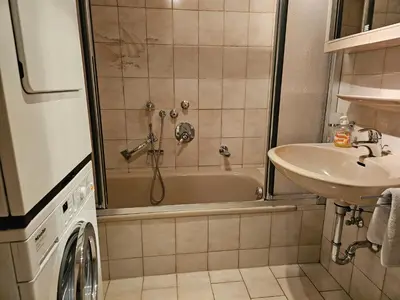 Ein Badezimmer in der Unterkunft Bei München Ferienwohnung in Grafrath Amperschlucht