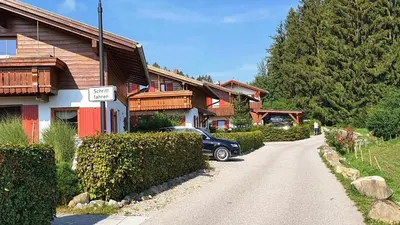 Das Gebäude in dem sich das Ferienhaus befindet