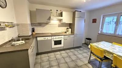 Küche/Küchenzeile in der Unterkunft Bei München Ferienwohnung in Grafrath 
