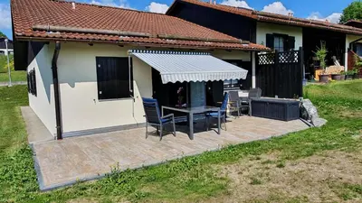 Das Gebäude in dem sich das Ferienhaus befindet