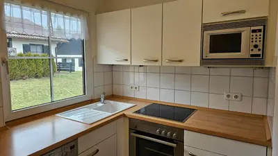 Küche/Küchenzeile in der Unterkunft Lechbruck am See Feriendorf Hochbergle Haus 43