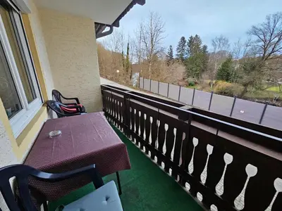 Ein Balkon oder eine Terrasse in der Unterkunft Bei München Ferienwohnung in Grafrath 
