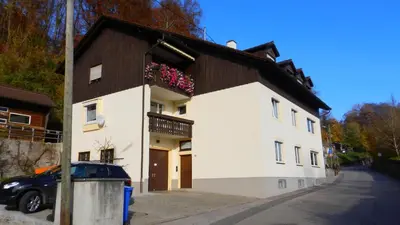Das Gebäude in dem sich die Ferienwohnung befindet