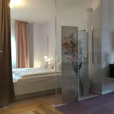 Lèvres Hotel