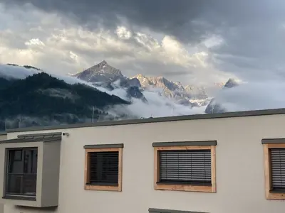 Ein allgemeiner Bergblick oder ein Berglick von der Ferienwohnung aus