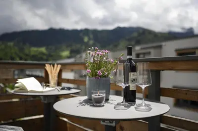 Ein allgemeiner Bergblick oder ein Berglick von der Ferienwohnung aus