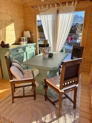 Ein Sitzbereich in der Unterkunft Casa Natur Pur, 85m2 mit Garten Sauna